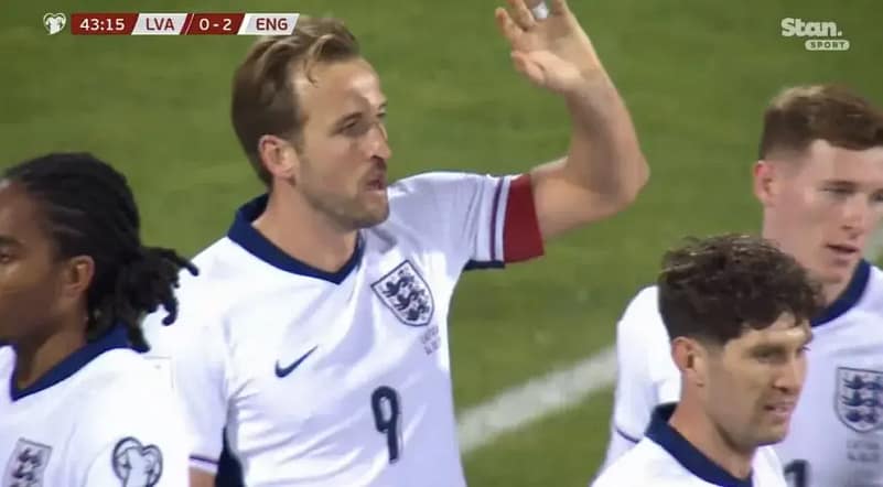 Andorra trondit Serbinë me eurogol, Anglia kryeson bindshëm ndaj Letonisë