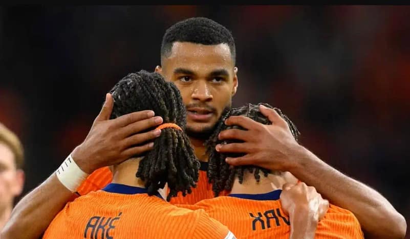 Holanda dominon, Ishujt Faroe befasojnë: kualifikimet marrin zjarr