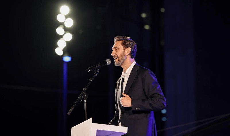 Uran Ismaili me video-mesazh pas sulmeve: Zgjedh pozitivitetin, t’i japim fund përçarjes në Prishtinë