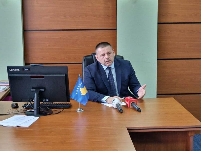 Bekë Berisha sqaron fotot me zyrtarë të VV-së: s’ka bisedime për koalicion në Pejë